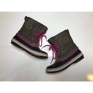 Sorel premium green canvas boots